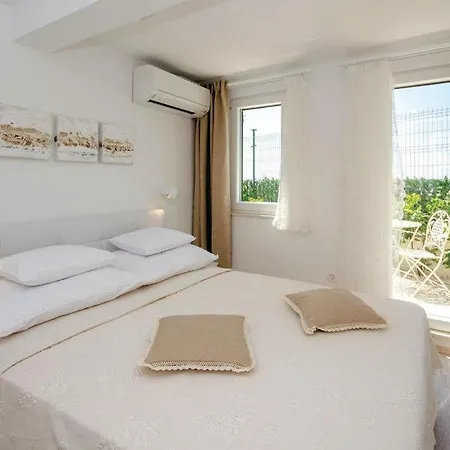 Vila Malo